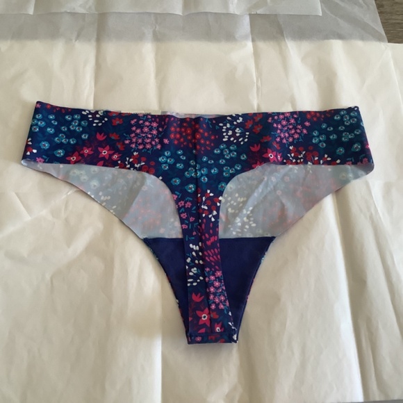 NWT Aqua Intimates Thong bundle (3), Size M - Picture 5 of 8
